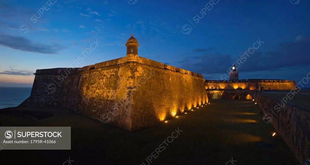 Puerto Rico, Old San Juan, Fort San Felipe del Morro at sunset