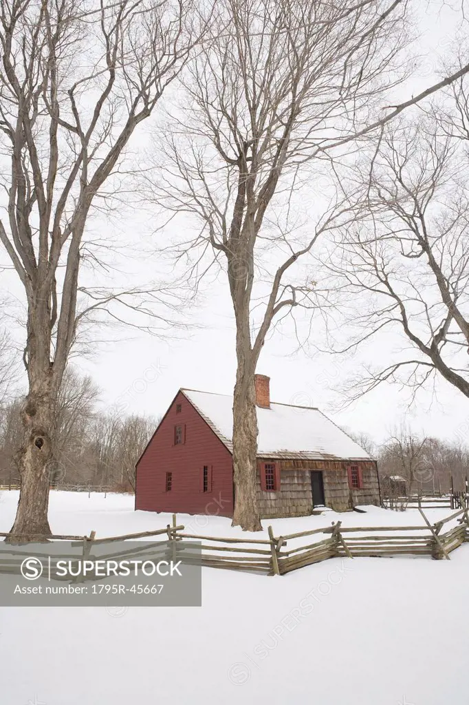 USA, New Jersey, Morristown, Morristown National Historical Park, Jockey Hollow, Tempe Wick House in winter