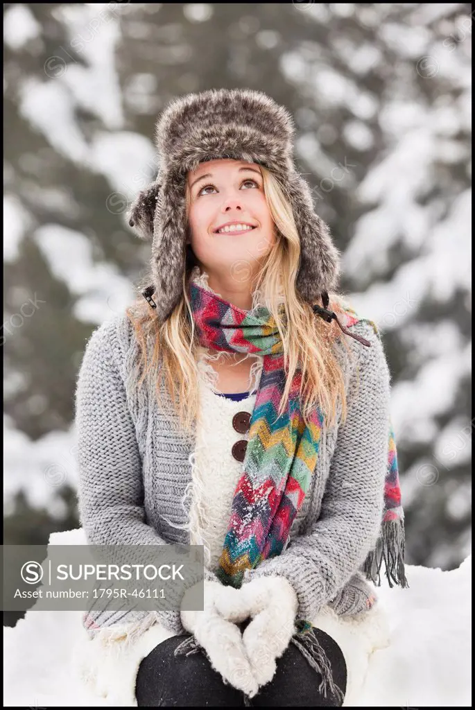 USA, Utah, Salt Lake City, portrait of young woman in winter clothing