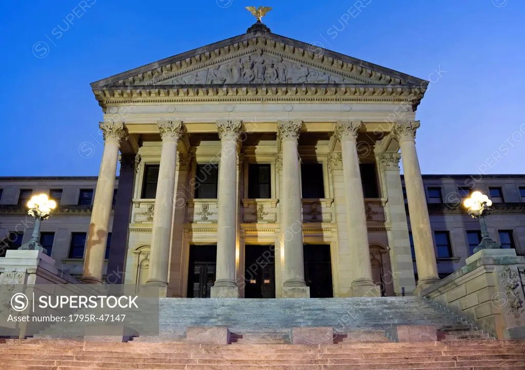 USA, Mississippi, Jackson, Entrance of State Capitol