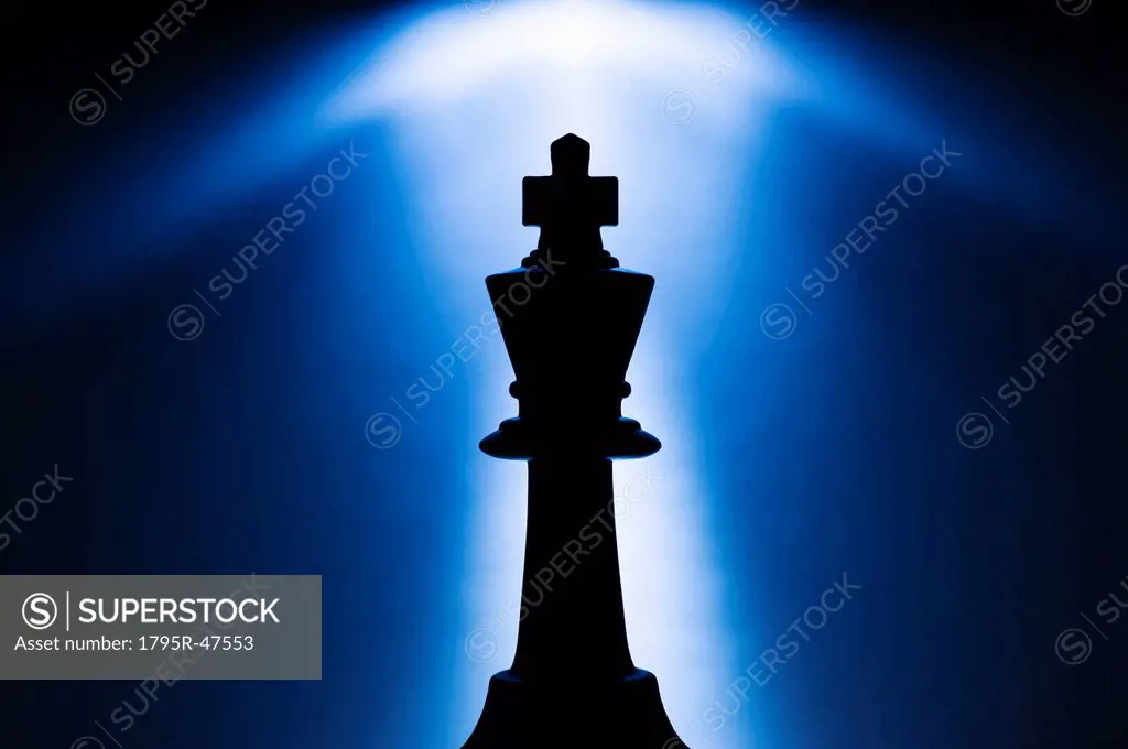 Illuminated king chess piece