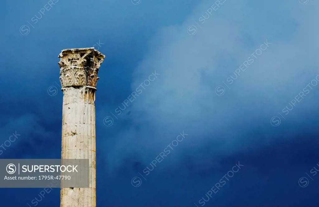 Greece, Athens, Corinthian column at Temple of Olympian Zeus