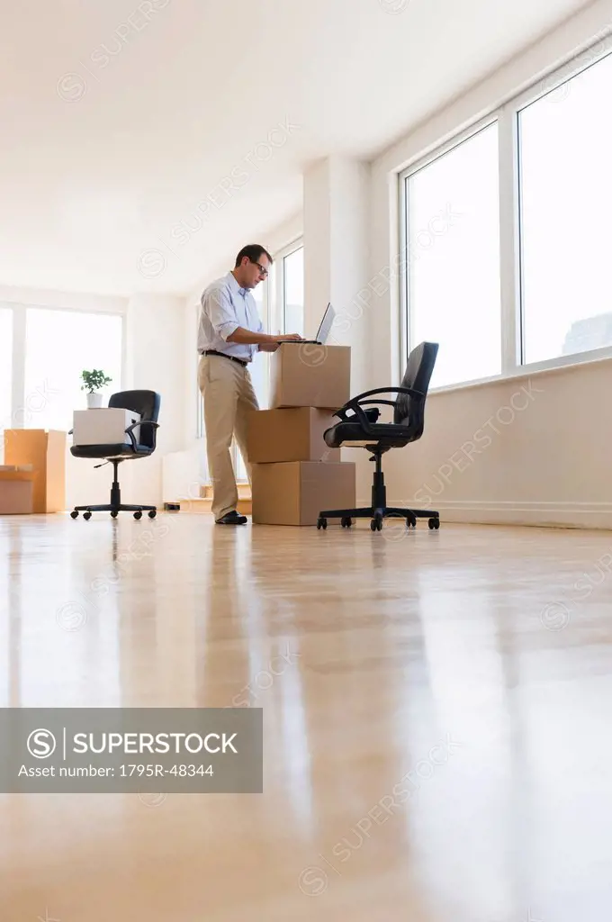 Businessman setting up office