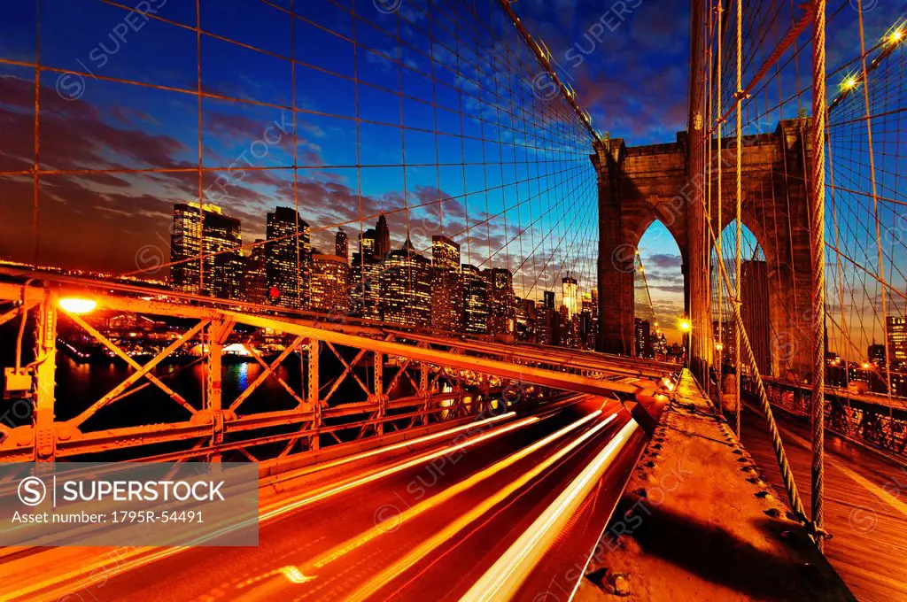 USA, New York State, New York City, Brooklyn Bridge at dusk