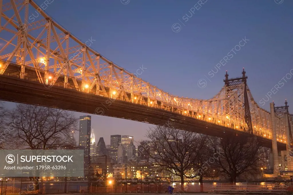 USA, New York State, New York City, illuminated queensboro bridge