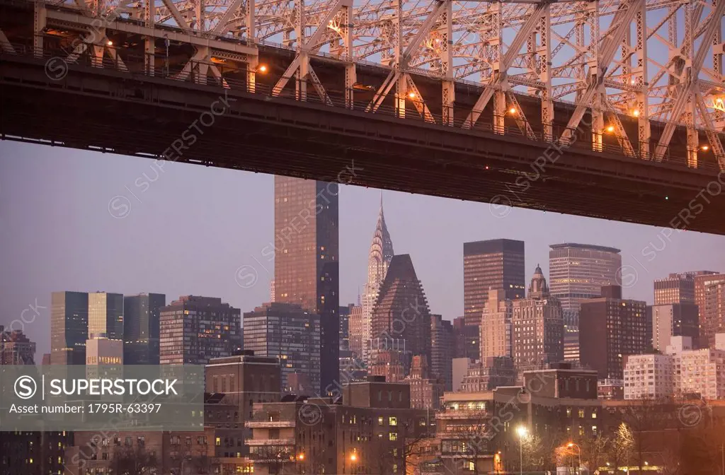 USA, New York State, New York City, part of queensboro bridge with manhattan in distance