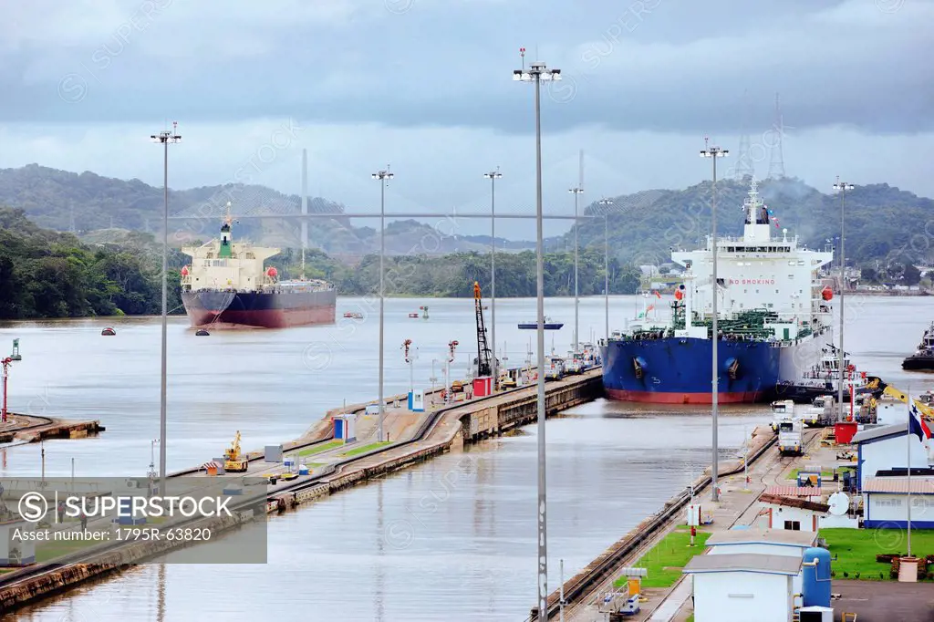 Panama, Panama City, Ship in canal lock