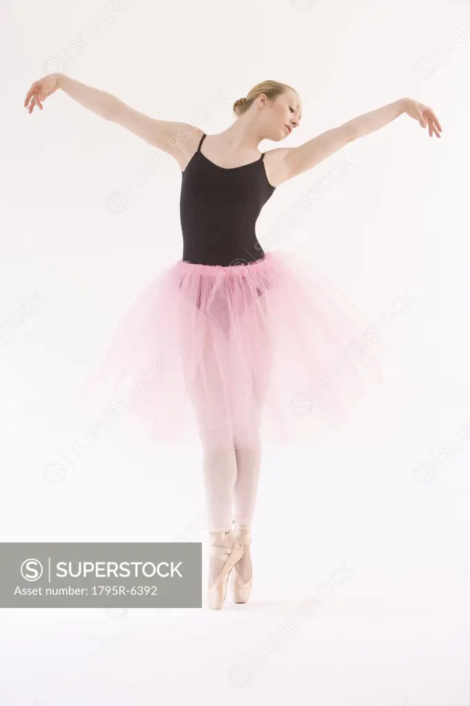 Female ballet dancer dancing on pointe