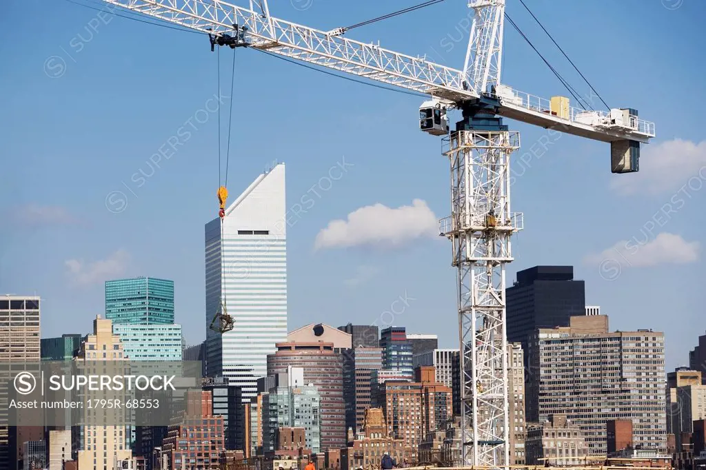 USA, New York, New York City, Manhattan, Skyline with crane