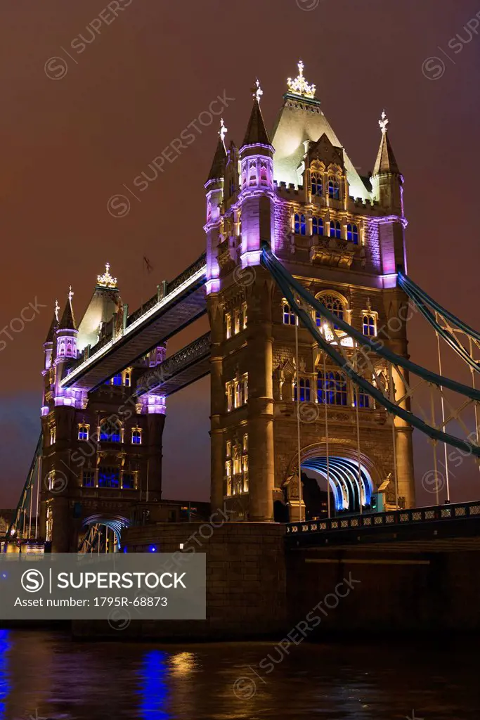 UK, England, London, Tower Bridge at night