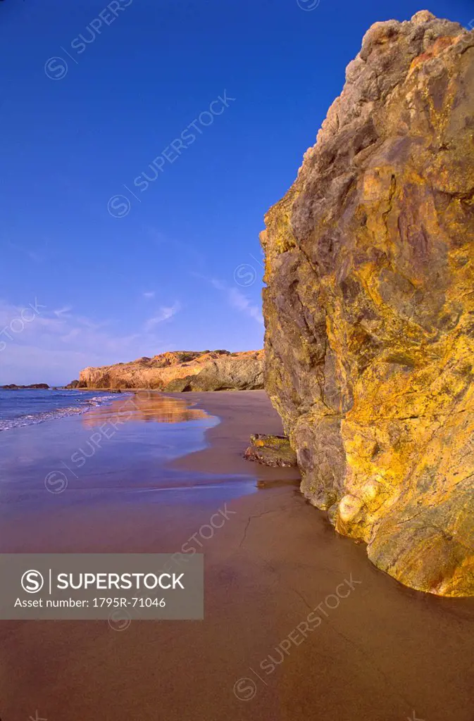 Mexico, Gulf of California, Baja California Sur, View of sandy beach