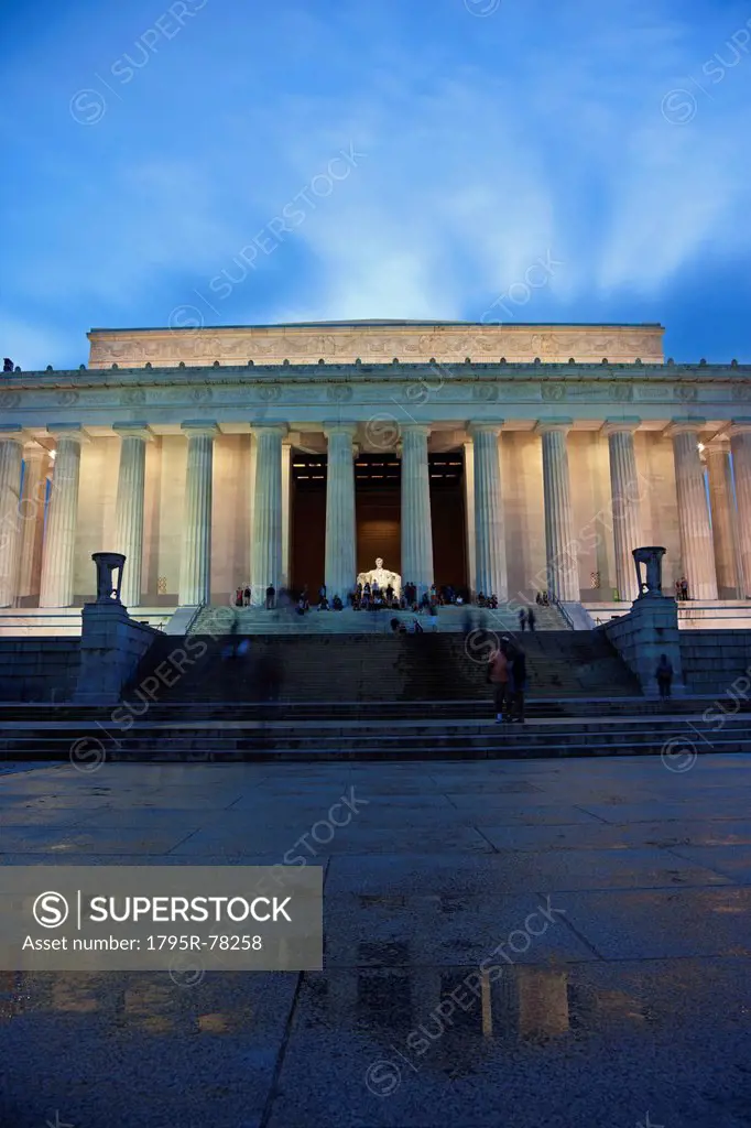 Lincoln Memorial at dusk