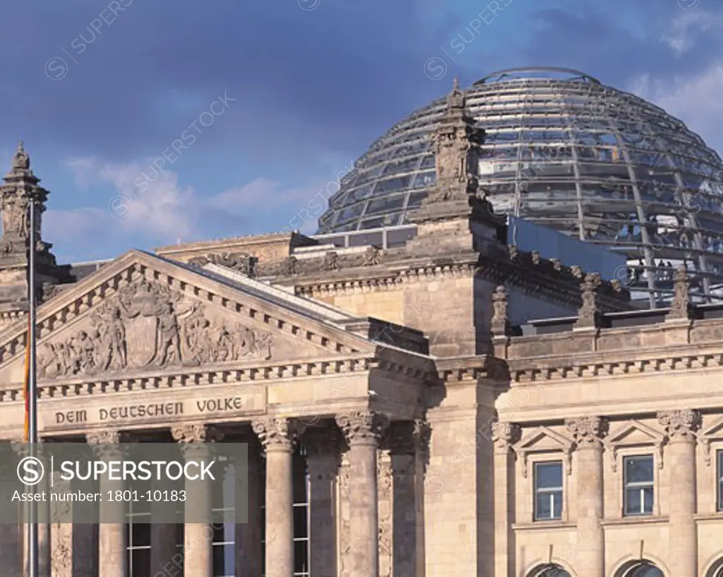 REICHSTAG, BERLIN, GERMANY, ARCHITECTS: FOSTER AND PARTNERS. APRIL 1999. PEDIMENT AND LANTERN., FOSTER AND PARTNERS