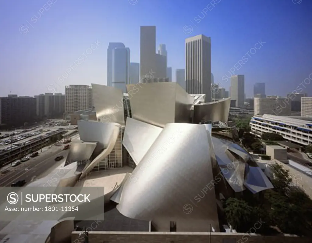 WALT DISNEY CONCERT HALL, SOUTH GRAND AVENUE, LOS ANGELES, CALIFORNIA, UNITED STATES, ELEVATED VIEW TOWARDS DOWNTOWN, FRANK GEHRY