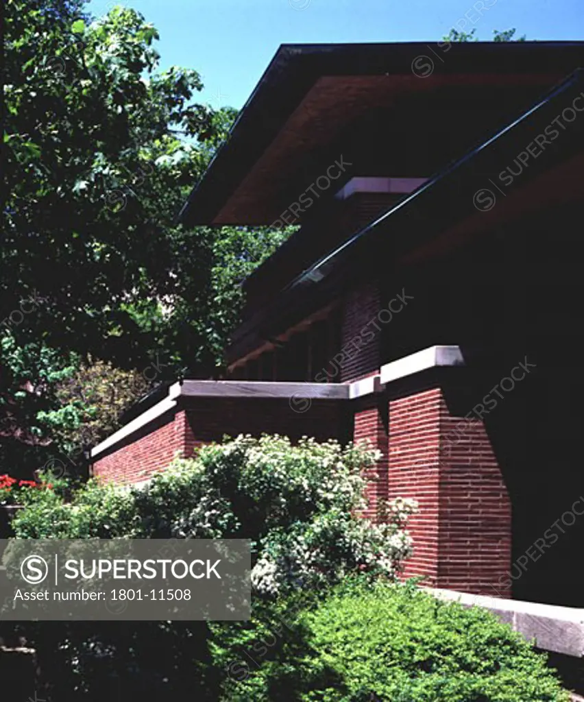 PRIVATE HOUSE, ILLINOIS, UNITED STATES, PARTIAL EXTERIOR, FRANK LLOYD WRIGHT