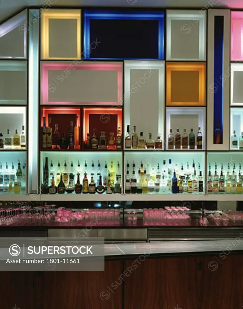 CHE BAR, ECONOMIST BUILDING, ST JAMES STREET, LONDON, W1 OXFORD STREET, UNITED KINGDOM, SECTIONAL VIEW OF BAR AND LIGHTBOXES, FLETCHER PRIEST