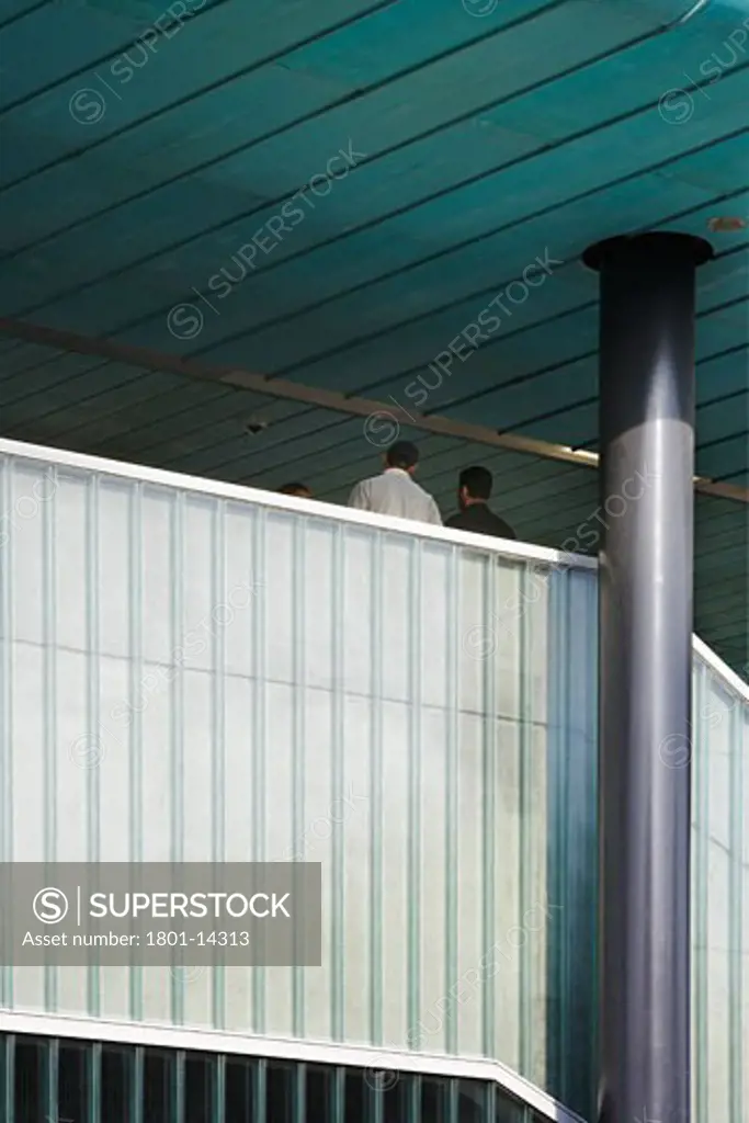 EMIRATES STADIUM, HORNSEY ROAD, LONDON, N5 HIGHBURY, UNITED KINGDOM, DETAIL OF SUPPORT STRUT, COPPER AND GLASS CLADDING WITH FIGURES, HOK SPORT