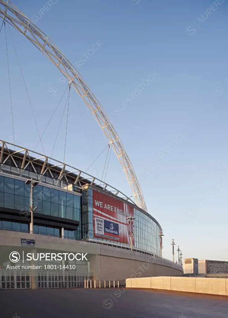 WEMBLEY STADIUM, LONDON, UNITED KINGDOM, PARTIAL CROP OF ARCH AND FACADE, HOK SPORT | FOSTER AND PARTNERS