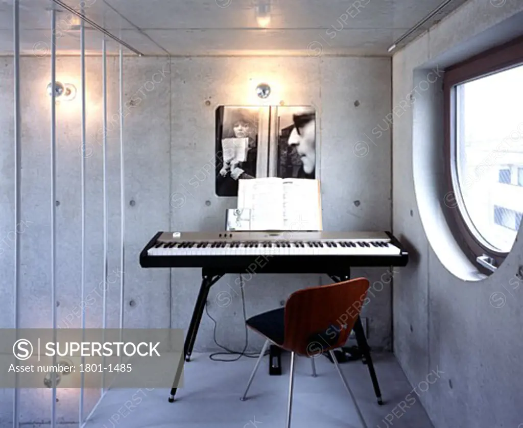 THE TOWER HOUSE, TOKYO, JAPAN, INTERIOR VIEWS -MUSIC ROOM ON TOP FLOOR, ATELIER BOW-WOW