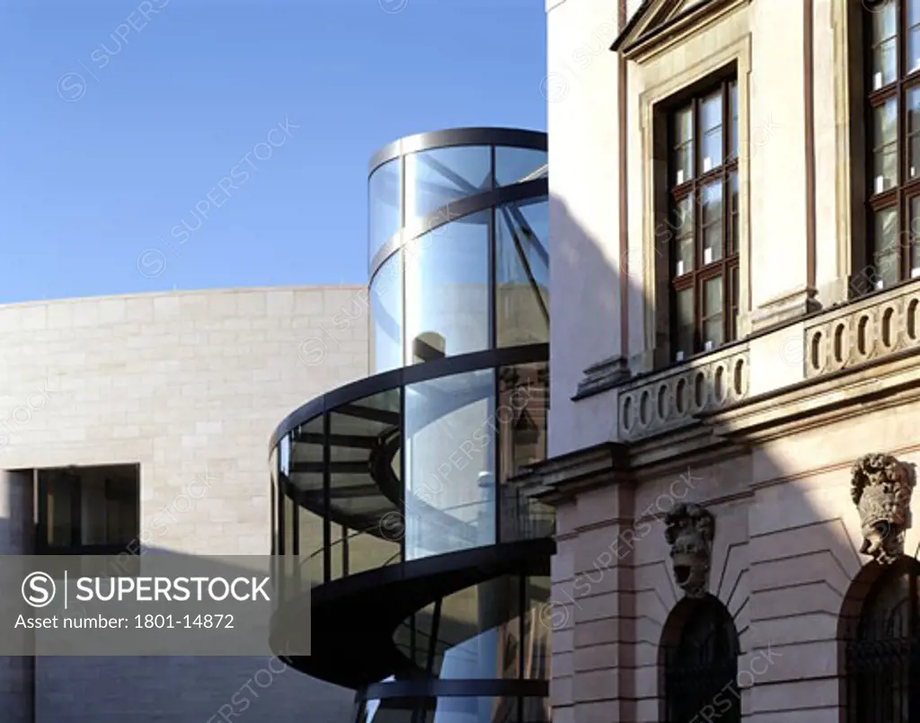 DEUTSCHES HISTORISCHES MUSEUM, HINTER DEM GIESSHAUS 3, BERLIN, GERMANY, EXTERIOR DETAIL VIEW OF CYLINDER STAIR, I. M. PEI & PARTNERS