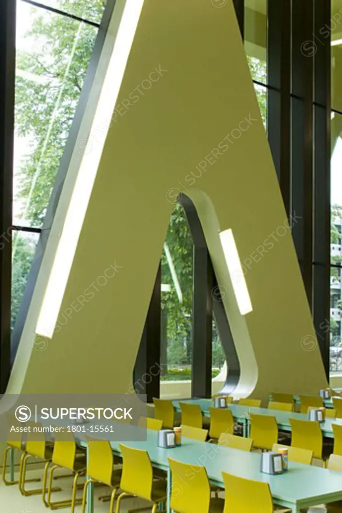 MENSA, KARLSRUHE, BADEN-WURTTEMBERG, GERMANY, DETAIL OF THE STRUCTURAL GLAZED WALL, J. MAYER H.