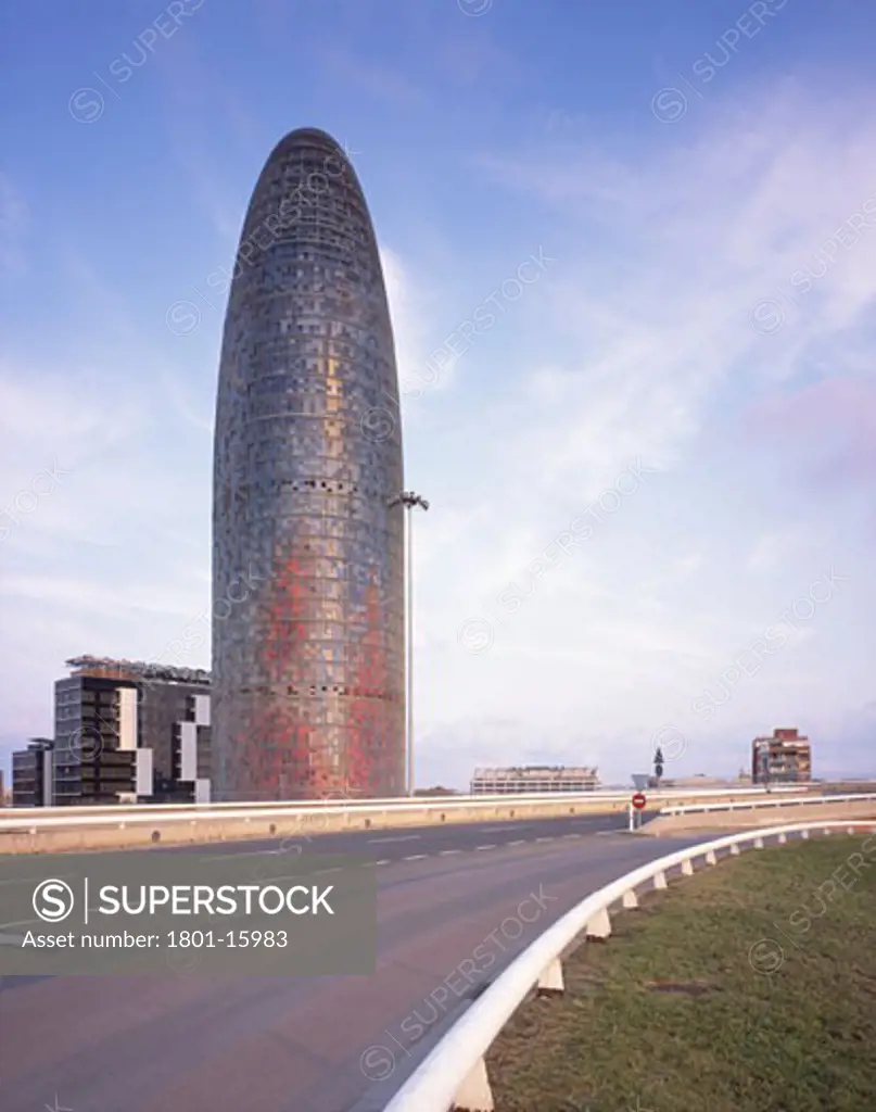 TORRE AGBAR, BARCELONA, SPAIN, TOWER WITH TRAM SYSTEM AND HOTEL WITH PEOPLE, JEAN NOUVEL