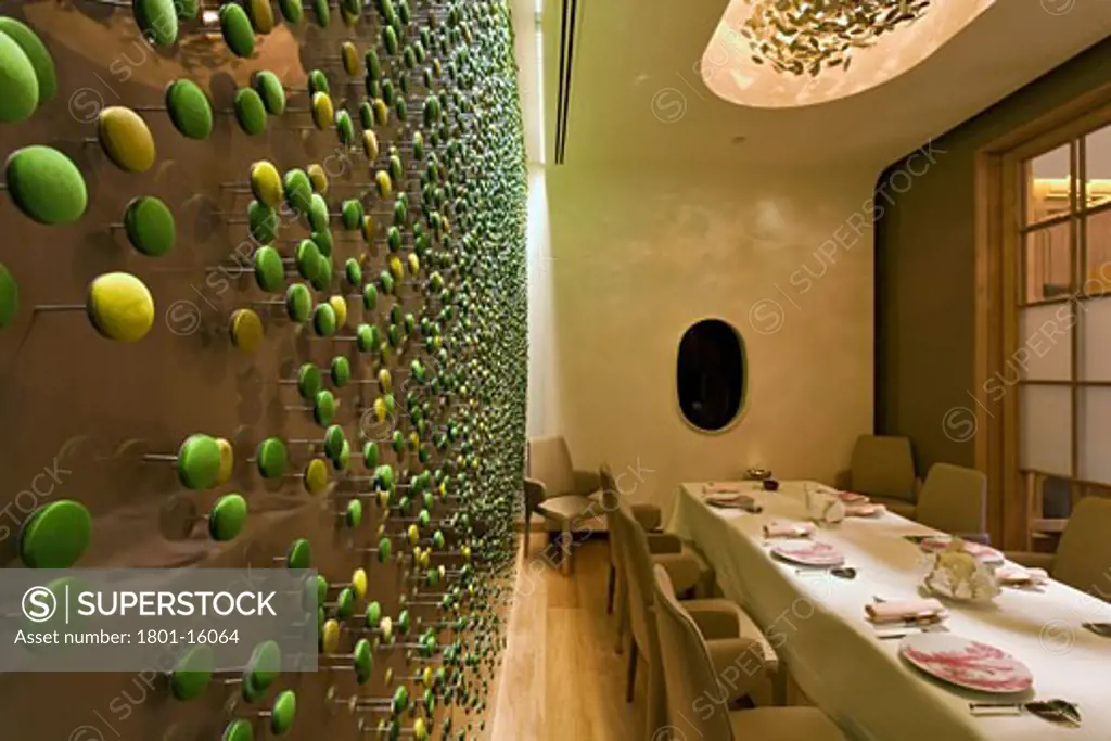 ALAIN DUCASSE RESTAURANT, DORCHESTER HOTEL, PARK LANE, LONDON, W1 OXFORD STREET, UNITED KINGDOM, SCREENED SIDE ROOM WITH BUTTON WELL FEATURE, PATRICK JOUIN