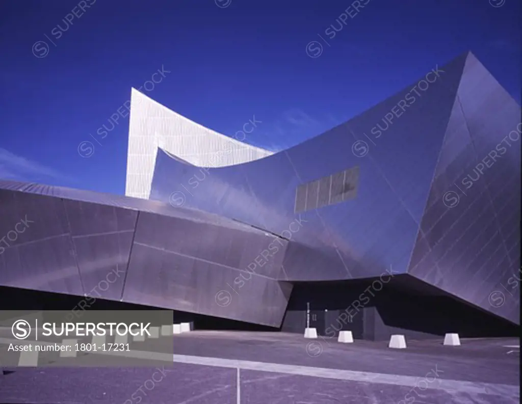 IMPERIAL WAR MUSEUM NORTH, SALFORD, MANCHESTER, UNITED KINGDOM, VIEW FROM SIDE LOOKING WEST SHOWING TOWER, DANIEL LIBESKIND
