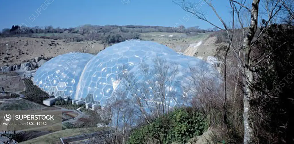 EDEN PROJECT, BODELVA, ST AUSTELL, CORNWALL, UNITED KINGDOM, EXTERIOR PANORAMA - OVERALL VIEW, GRIMSHAW