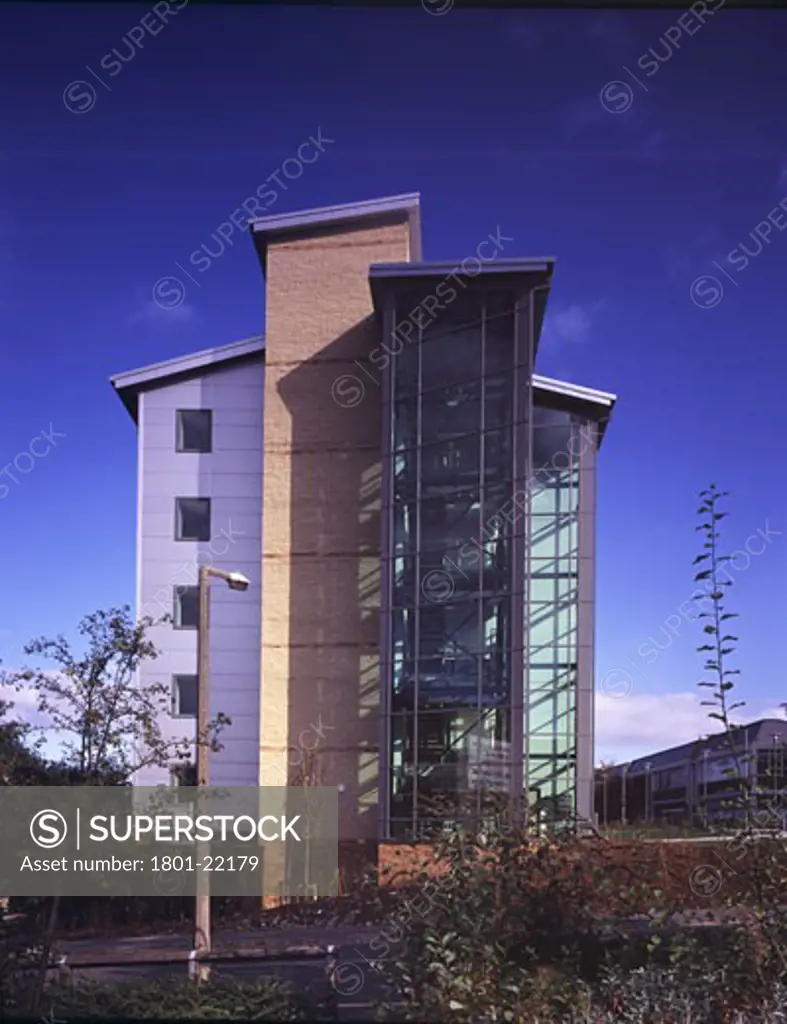 IPI BUILDING, UNIVERSITY OF BRADFORD, TUMBLING HILL STREET, BRADFORD, WEST YORKSHIRE, UNITED KINGDOM, OVERALL VIEW OF BUILDING, RANCE BOOTH AND SMITH