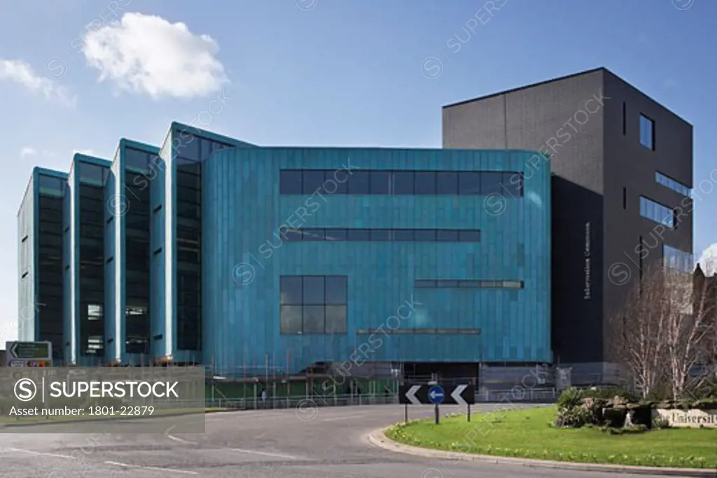 INFORMATION COMMONS BUILDING, SHEFFIELD, SOUTH YORKSHIRE, UNITED KINGDOM, NORTH FAÇADE VIEWED FROM ROUNDABOUT, RMJM