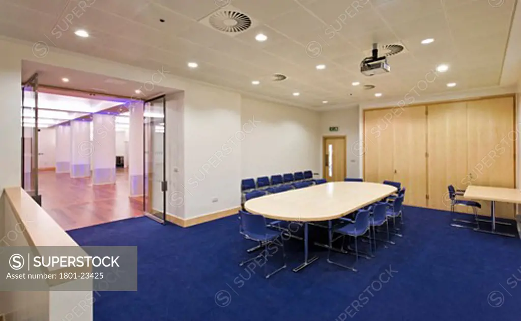 FUNCTION ROOM AT THE ROYAL COLLEGE OF OBSTETRICIANS AND GYNAECOLOGISTS, REGENTS PARK, LONDON, UNITED KINGDOM, VIEW FROM SIDE ROOM, ROBERT POTTER AND PARTNERS