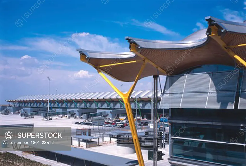 MADRID BARAJAS AIRPORT - TERMINAL 4, MADRID, SPAIN, EXTERIOR VIEW OF SUPPORTING EXTRUCTURE, RICHARD ROGERS PARTNERSHIP