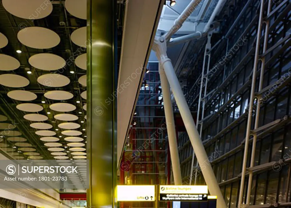 TERMINAL 5 HEATHROW CONSTRUCTION, HEATHROW AIRPORT, HAYES, MIDDLESEX, UNITED KINGDOM, OVERALL INTERIOR VIEW IN DEPARTURES AREA, ROGERS STIRK HARBOUR + PARTNERS