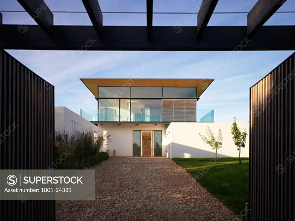 FIELD HOUSE, EXETER, DEVON, UNITED KINGDOM, AWESOME NEW REVERSE LIVING SPACE GLASS WINDOWS AND MAGNIFICENT VIEWS, SIMON CONDER ASSOCIATES