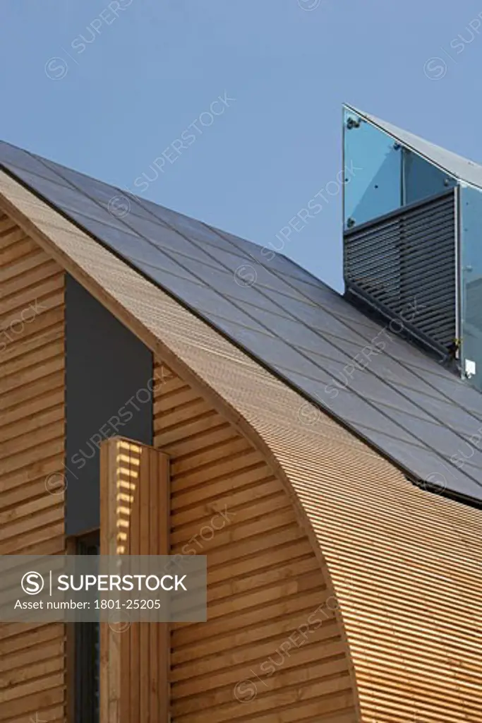 KINGSPAN ECO HOUSE, BUILDING RESEARCH ESTABLISHMENT, WATFORD, HERTFORDSHIRE, UNITED KINGDOM, DETAIL OF TIMBER SLATS AND SOLAR PANELLING, SHEPPARD ROBSON