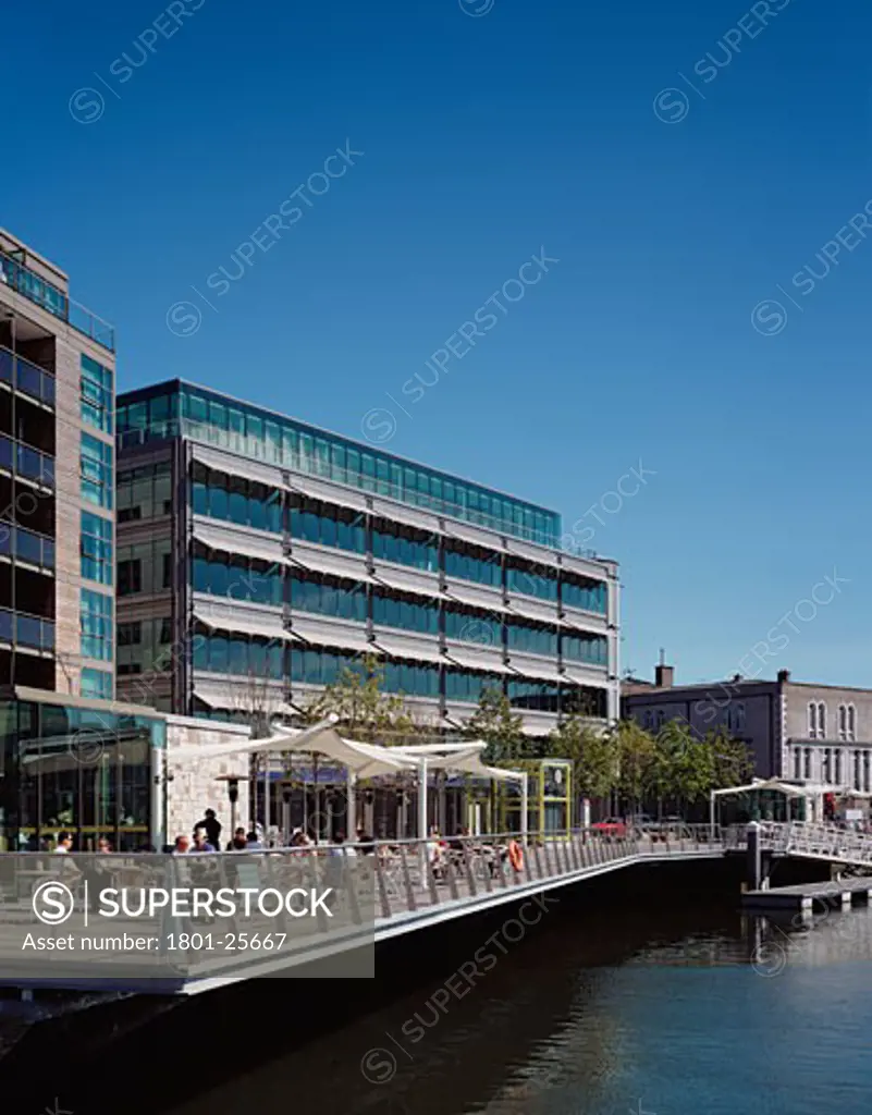 CLARION HOTEL AND CITY QUARTER OFFICES, LAPPS QUAY, CORK, IRELAND, OFFICE WITH RIVER COFFEE BARS, SCOTT TALLON WALKER
