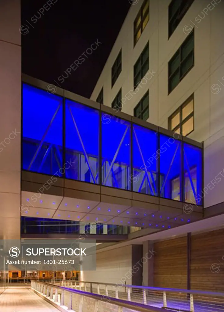CLARION HOTEL AND CITY QUARTER OFFICES, LAPPS QUAY, CORK, IRELAND, BRIDGE CONNECTING OFFICES TO HOTEL, SCOTT TALLON WALKER