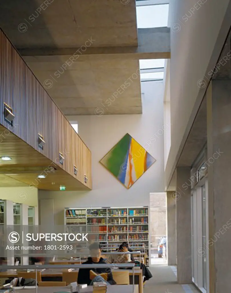 FACULTY OF ENGLISH - CAMBRIDGE UNIVERSITY, CAMBRIDGE, CAMBRIDGESHIRE, UNITED KINGDOM, LIBRARY WITH TIMBER CLAD MEZZANINE, ALLIES AND MORRISON