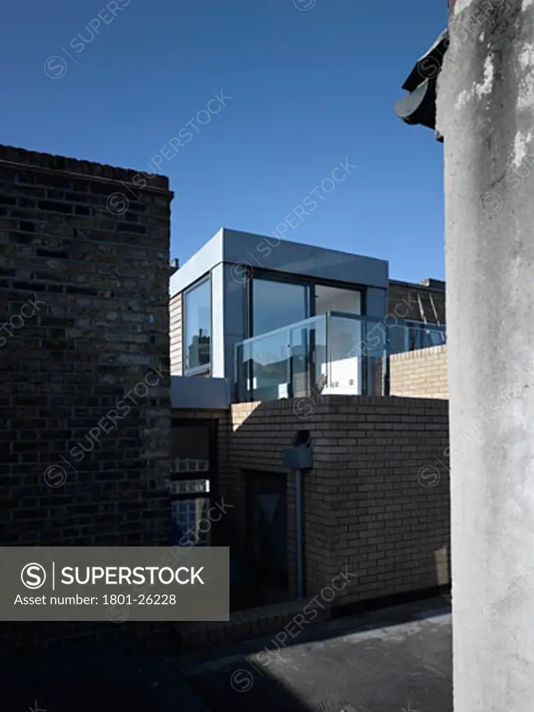 PRIVATE HOUSE, LONDON, E2 BETHNAL GREEN, UNITED KINGDOM, NORTH ELEVATION, TYPOLOGY ARCHITECTS LTD
