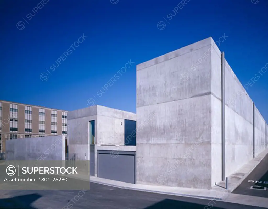PULITZER FOUNDATION FOR THE ARTS, ST LOUIS, UNITED STATES, LANDSCAPE VIEW OF REAR ELEVATION, TADAO ANDO