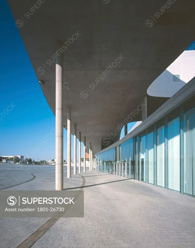FIRA 2 EXHIBITION CENTER, L´HOSPITALET, BARCELONA, SPAIN, VIEW FROM UNDERNEATH AT BASEMENT LEVEL, TOYO ITO