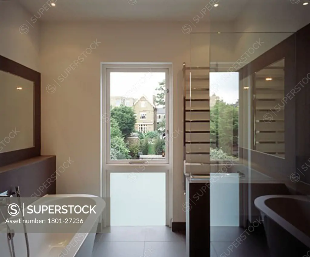PRIVATE RESIDENCE, LONDON, SW18 WANDSWORTH, UNITED KINGDOM, INTERIOR VIEW - BATHROOM, THE PIKE PRACTICE