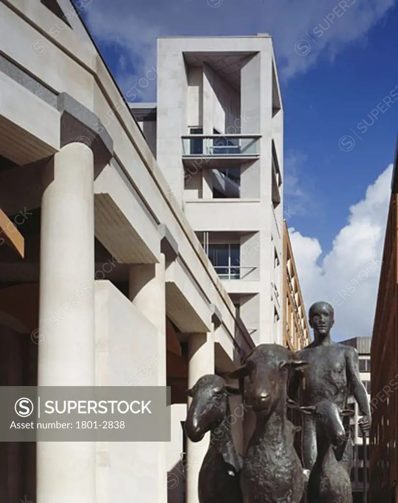 PATERNOSTER SQUARE, PATERNOSTER SQUARE, LONDON, EC4 QUEEN VICTORIA STREET, UNITED KINGDOM, VIEW FROM PATERNOSTER SQUARE WITH SCULPTURE, ALLIES AND MORRISON