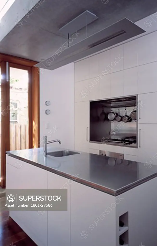 PRIVATE HOUSE, ALBERT STREET, SYDNEY, NEW SOUTH WALES, AUSTRALIA, KITCHEN, WELSH MAJOR ARCHITECTS