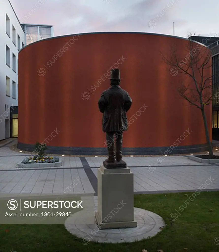 BRUNEL SCHOOL OF ENGINEERING AND DESIGN, UXBRIDGE CAMPUS, LONDON, UNITED KINGDOM, COUNCIL CANCELLARY AND BRUNEL STATUE, YRM ARCHITECTS