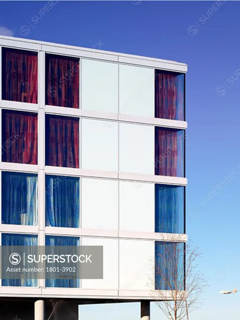 RADISSON SAS, STANSTED AIRPORT, STANSTED, ESSEX, UNITED KINGDOM, EXTERIOR OVEVIEW WITH AIRPLANE, AUKETT FITZROY ROBINSON