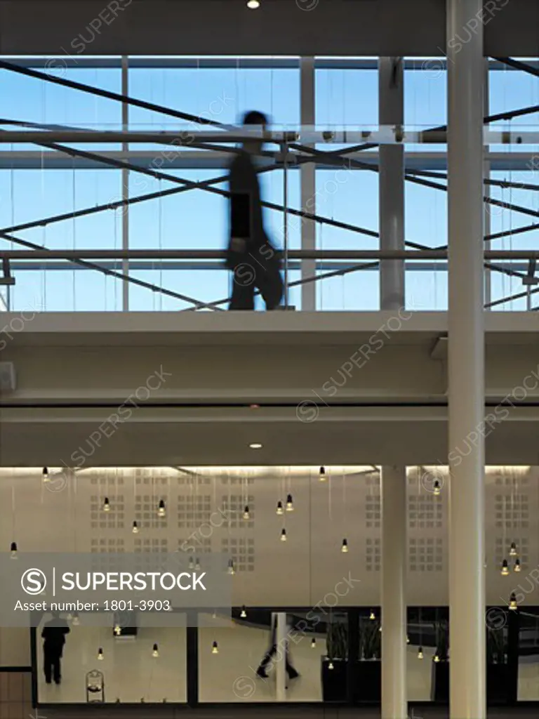 RADISSON SAS, STANSTED AIRPORT, STANSTED, ESSEX, UNITED KINGDOM, DETAIL OF WALKWAY AND LIGHTS, AUKETT FITZROY ROBINSON