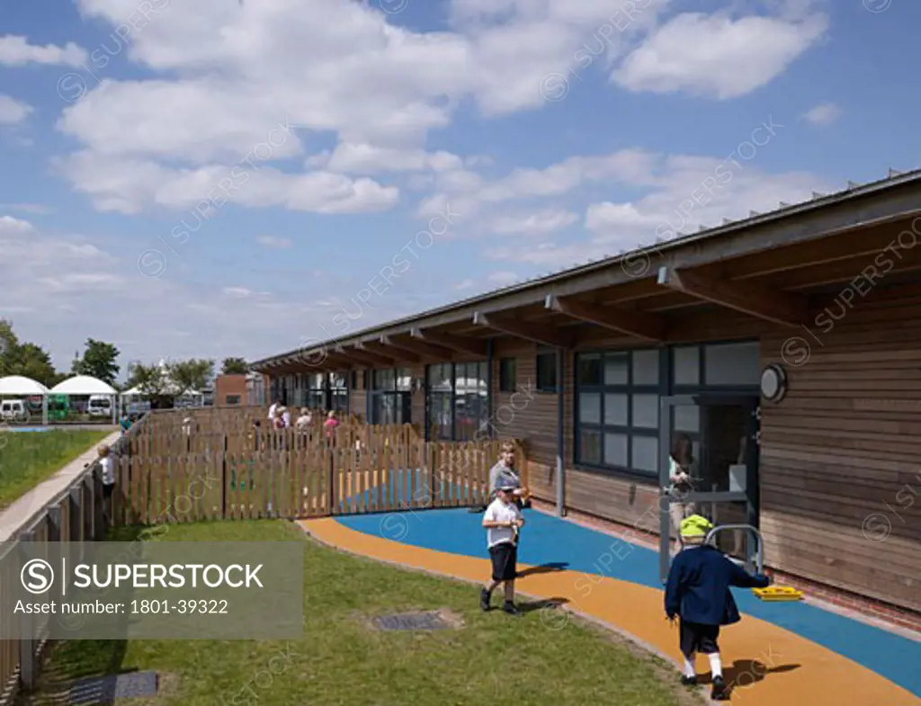 Ifield School, Gravesend, United Kingdom, Haverstock Associates Llp, Ifield school exterior classroom space.