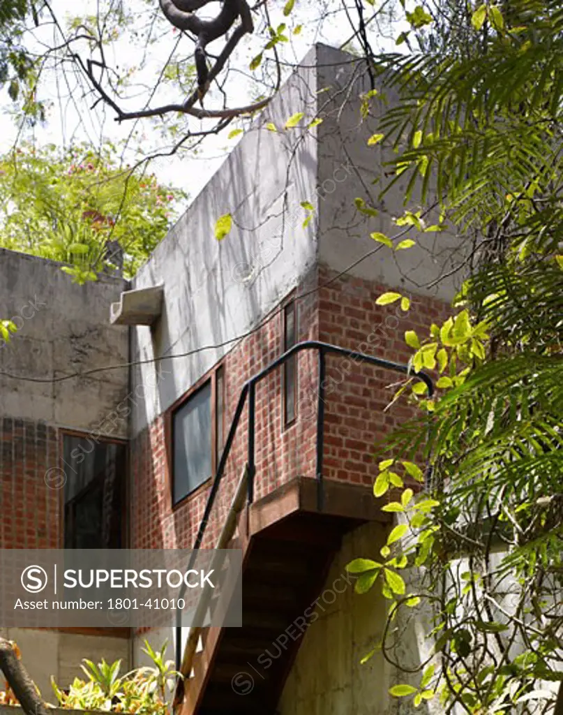 Sarabhai House, Ahmedabad, India, Le Corbusier, Sarabhai house- entrance area.